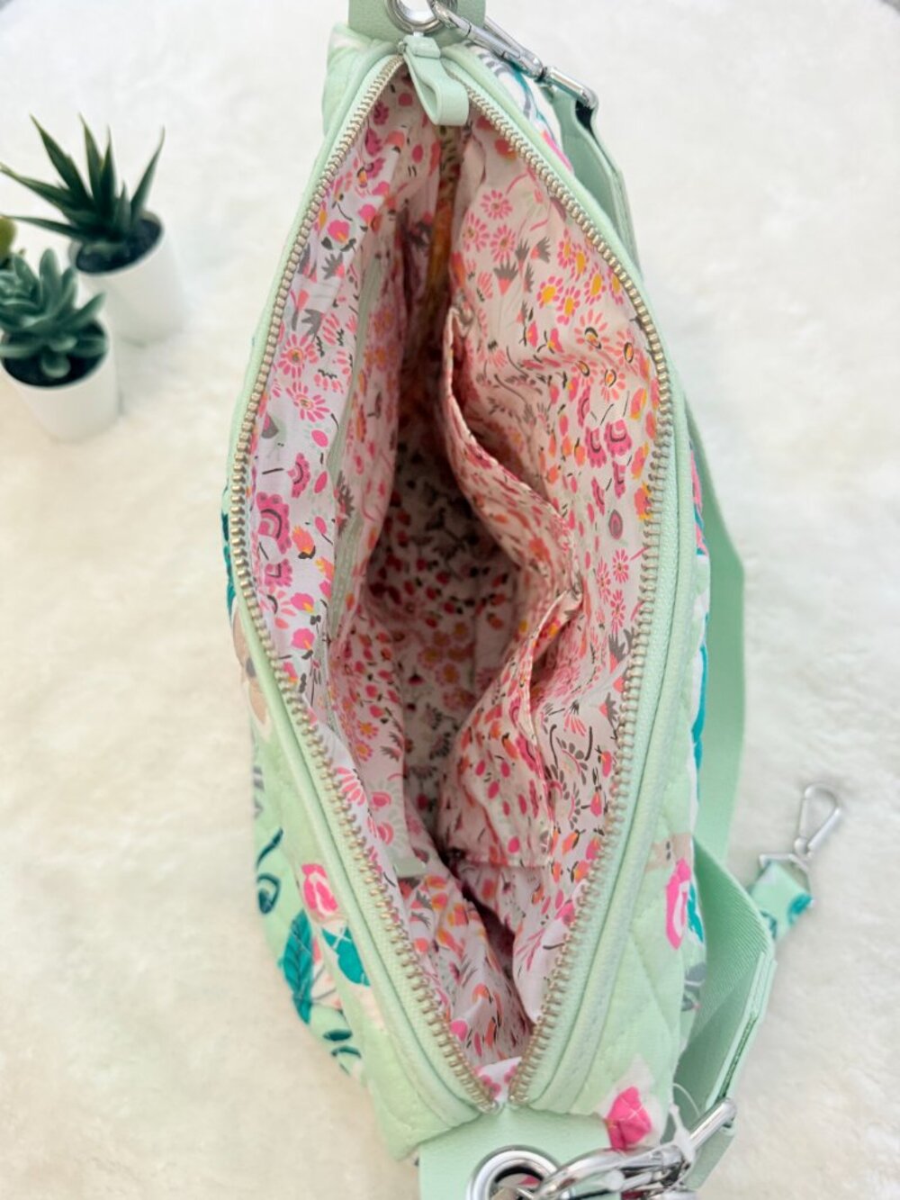 NWT Vera Bradley Floral Quilted Convertible Crossbody Shoulder Bag Mint Green - Picture 5 of 10